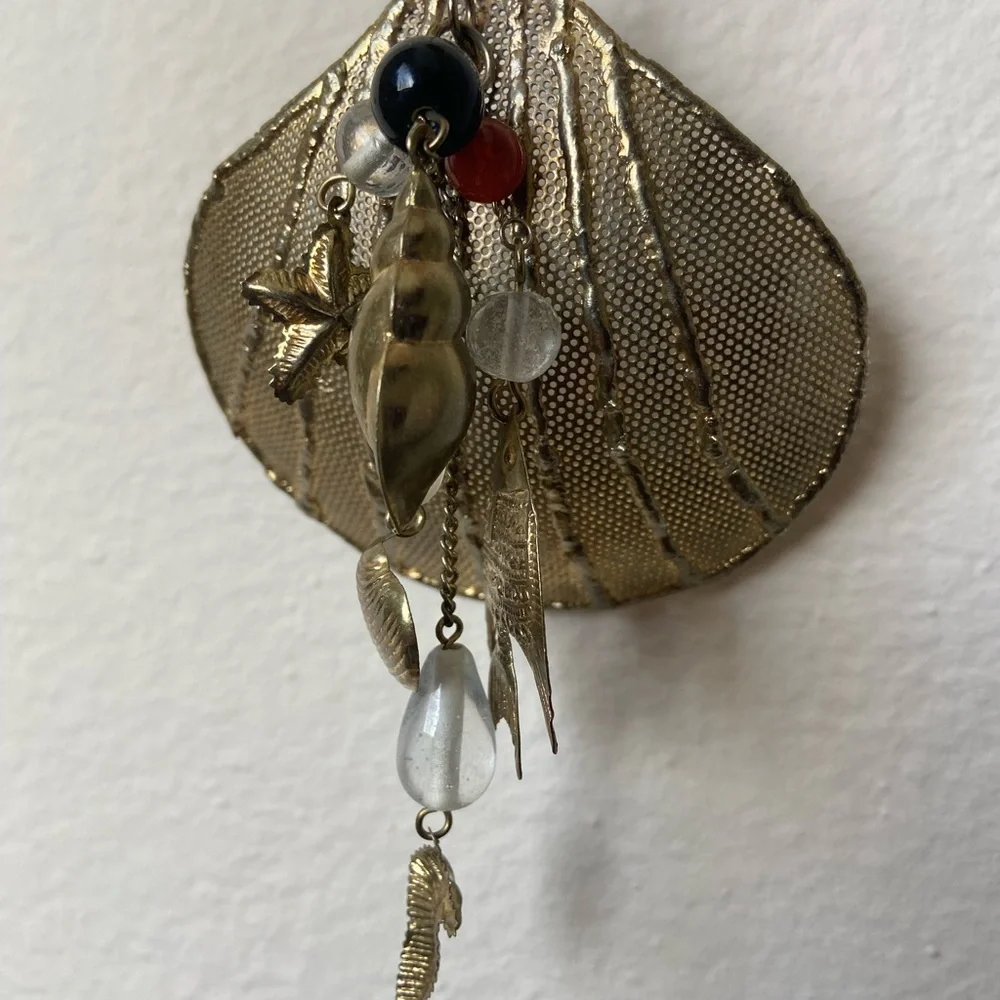 Vintage jewelry necklace shells